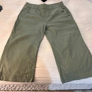 Green wide leg capri